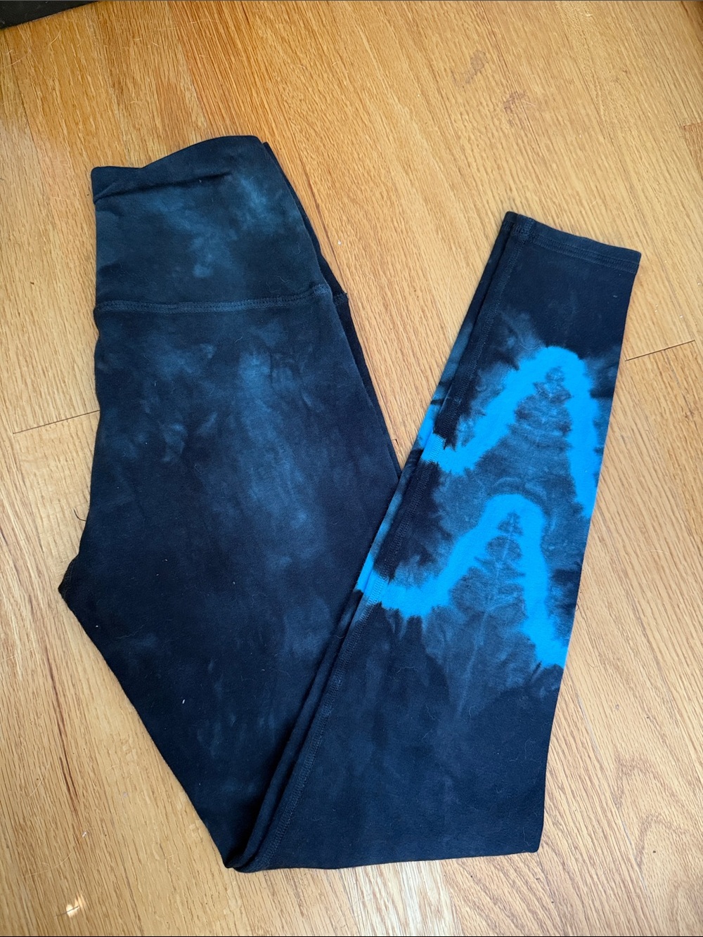 Electric & Rose Black & Blue Tie-Dye Leggings